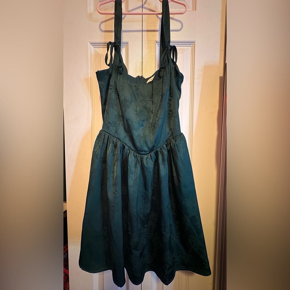 Francesca's Collections Green Sweetheart A-Line Dress for Prom